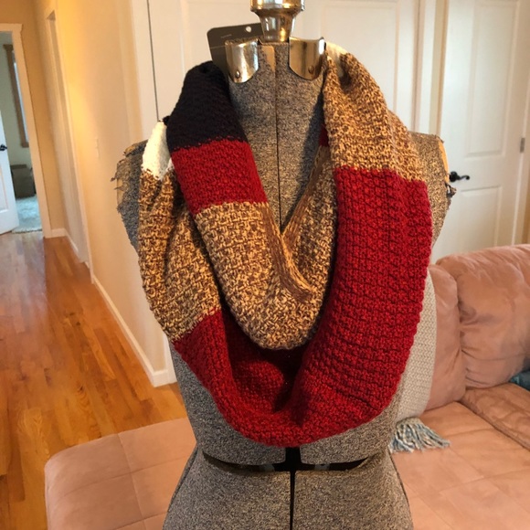 Accessories - NWT TAN, RED & BLACK SCARF